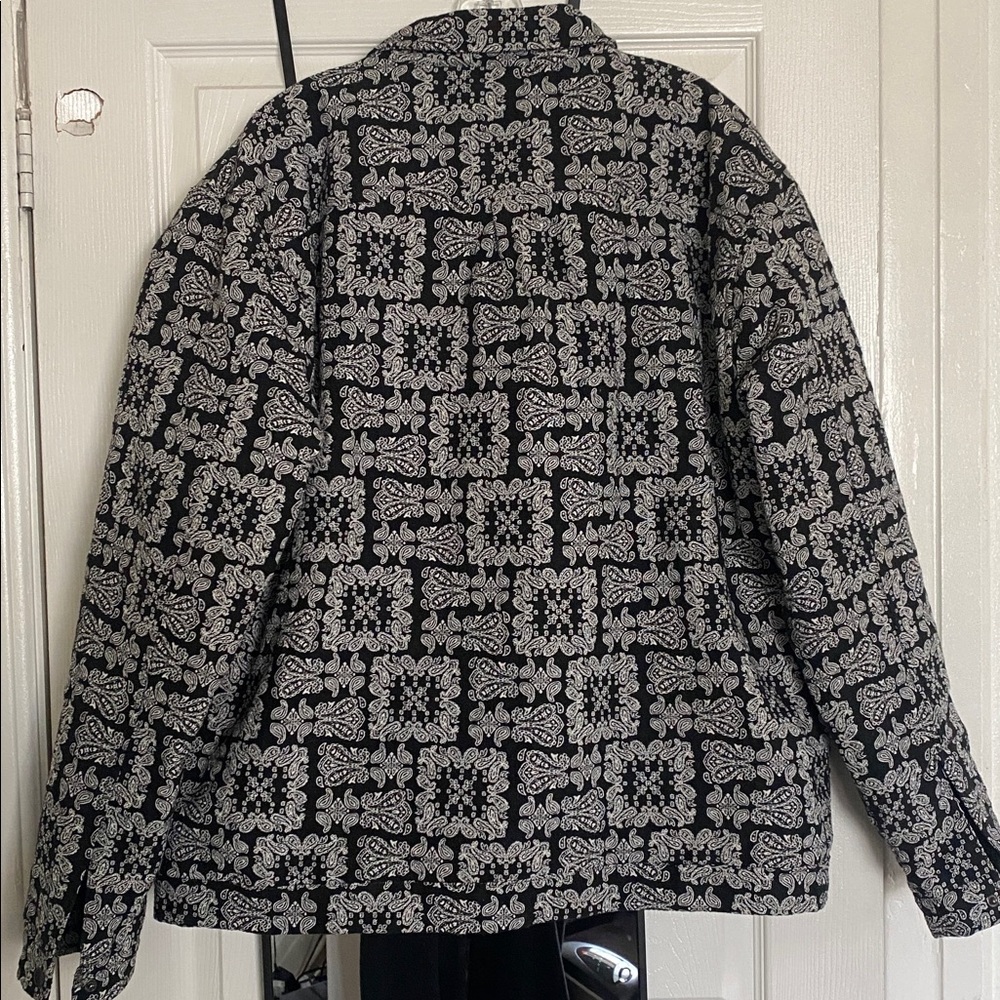 PacSun Black and White Paisley Jacket - Picture 8 of 11